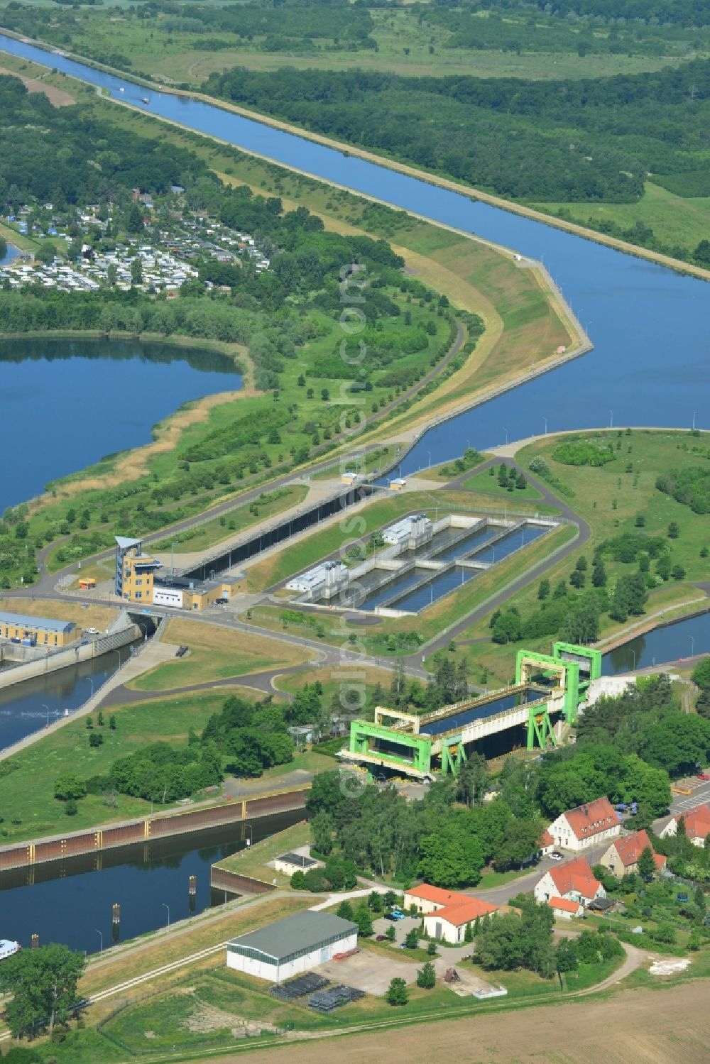 Magdeburg from the bird's eye view: Old disused Boat lift and locks plants on the banks of the waterway of the Abstiegskanal Rothensee in Magdeburg in the state Saxony-Anhalt