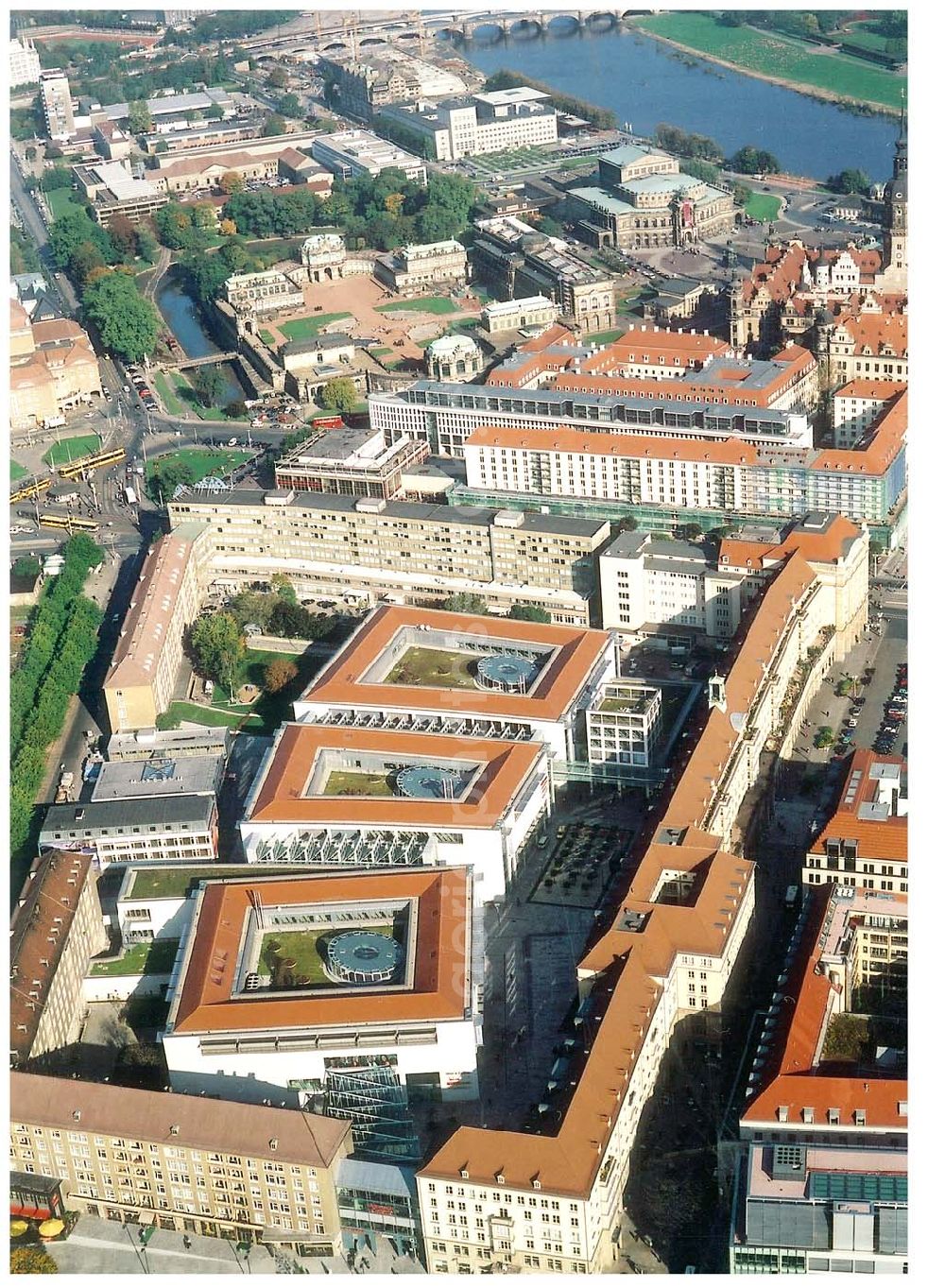 Dresden from the bird's eye view: Altmarkt-Galerie der ECE in der Dresdner Innenstadt.