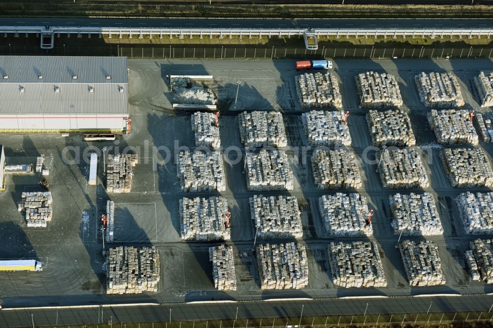 Eisenhüttenstadt from above - View at Waste paper stacks on the plant grounds of the factory for corrugated base paper Propapier plant PM2 GmbH in Eisenhuettenstadt in Brandenburg