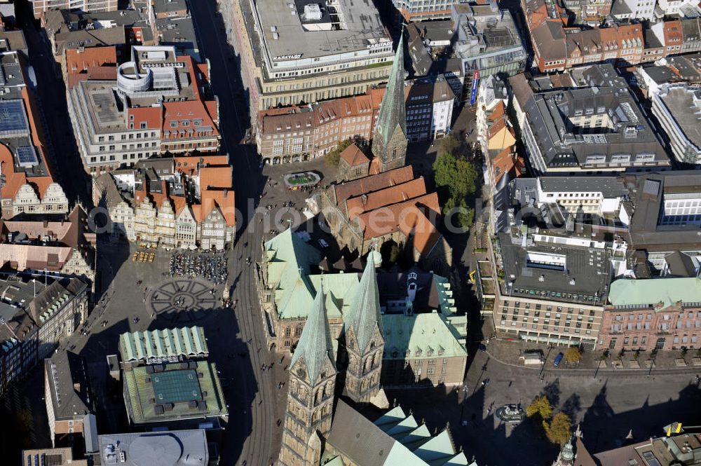 Aerial image Bremen - Blick auf den St. Petri Dom und das Rathaus in der Altstadt von Bremen. View to the st. Petri cathedral and the townhall in the historic city of Bemen.