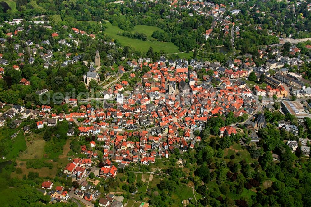 Kronberg im Taunus from the bird's eye view: Old town with its historic town center and the Kronberg castle in Kronberg im Taunus in Hesse