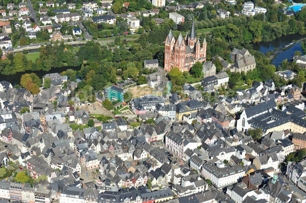 Limburg an der Lahn from the bird's eye view: The old town with the cathedral of Limburg an der Lahn. Limburg a.d. Lahn is the county town of the district Limburg-Weilburg in Hesse