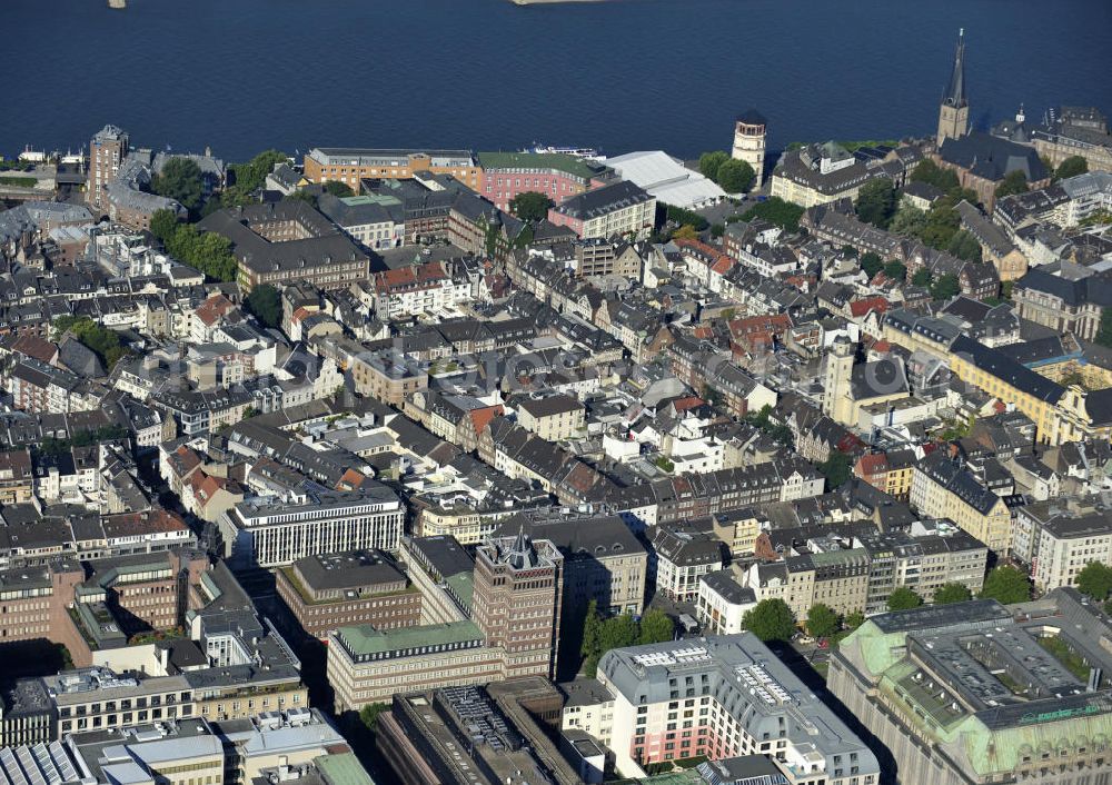 Aerial image Düsseldorf - Sicht auf die Altstadt von Düsseldorf mit der Lambertuskirche und dem Schlossturm am Rheinufer. View to the historic downtown of Duesseldorf with the church St. Lambertus and the castle tower.