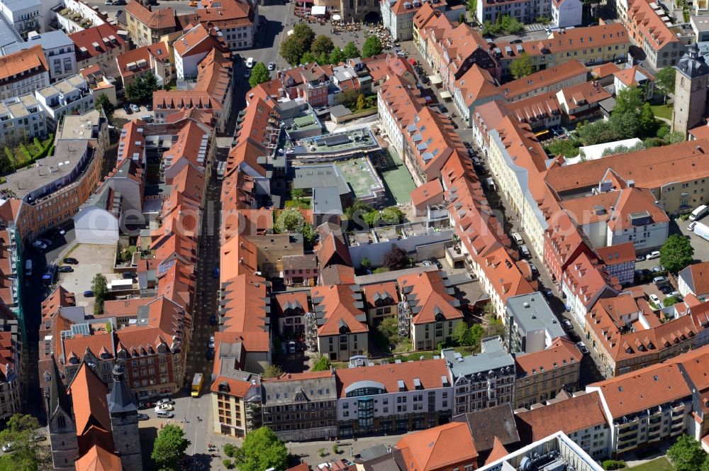 Aerial photograph Erfurt - The old town of Erfurt in Thuringia is a street with large patrician houses