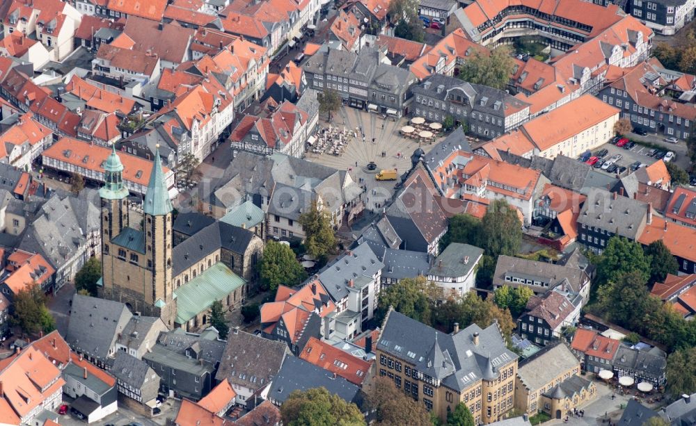 Aerial photograph Goslar - View of the old town of Goslar in Lower Saxony with marketplace and market Church St. Cosmas and Damian. The city belongs to the UNESCO World Heritage site