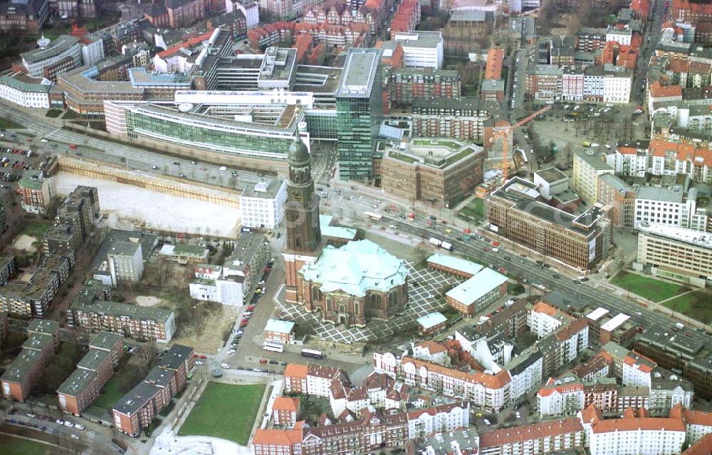 Hamburg from the bird's eye view: Altstadt von Hamburg mit dem Michel.