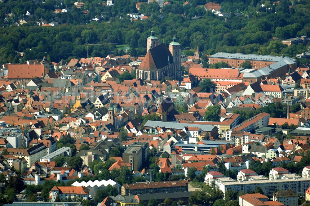 Ingolstadt from above - Blick auf den Münster, Moritzkirche mit Pfeifturm und das Gnadenthal- Gymnasium. Das Gnadenthal- Gymnasium ist ein katholisches Gymnasium in Trägerschaft der Diözese Eichstätt in Ingolstadt. Die St. Moritzkirche ist die älteste Kirche der Stadt. Neben dem eigentlichen Kirchturm ragt hier der gotische Pfeifturm, der ehemalige städtische Wachturm, in die Höhe. Der Münster birgt im inneren mächtige Öltäre, wertvolle Reliefs und Figuren aus Stein, Bildnisse, wertvolle Reliefs und Schnitzwerke. Homepage: http://