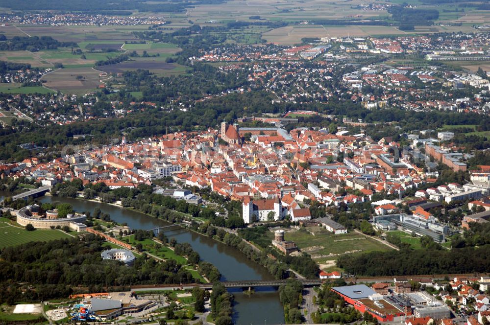 Aerial image Ingolstadt - Man kann sehen das Gnadenthal- Gymnasium, Moritzkirche, den Fort und das Neue Schloss.