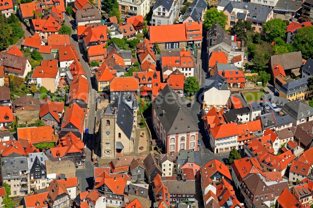 Kronberg im Taunus from the bird's eye view: Old town with church Streitkirche and Museum Kronberger Malerkolonie and old apartment buildings along the Friedrich-Ebert-Strasse in Kronberg im Taunus in Hesse