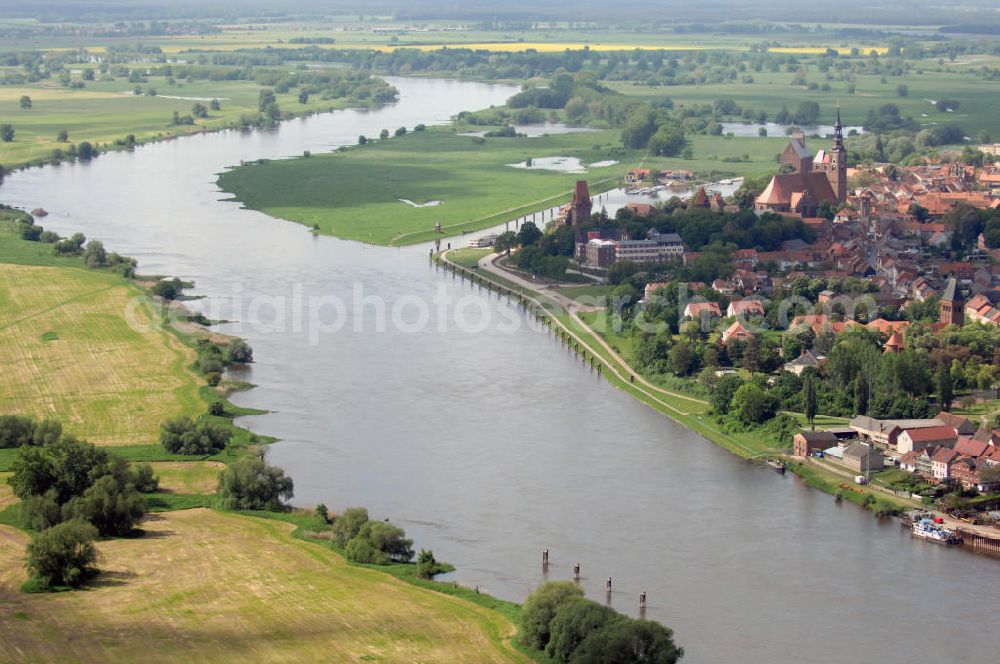 Tangermünde from the bird's eye view: Blick über die Elbe Richtung Süden auf die Altstadt von Tangermünde. View over the Elbe river in the south direction of the oldtown of Tangermuende.