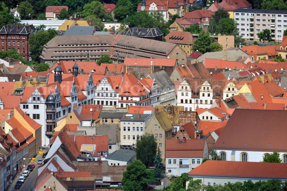 Torgau from the bird's eye view: View over the market onto the covered market in the historic city of Torgau in the state Saxony