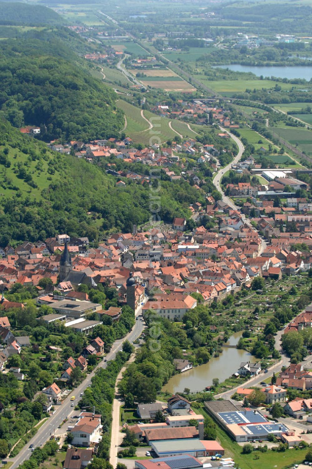 Aerial photograph Zeil am Main - Cityscape with the Parish Church of St. Michael in the old town of the City Zeil at the Main in Bavaria