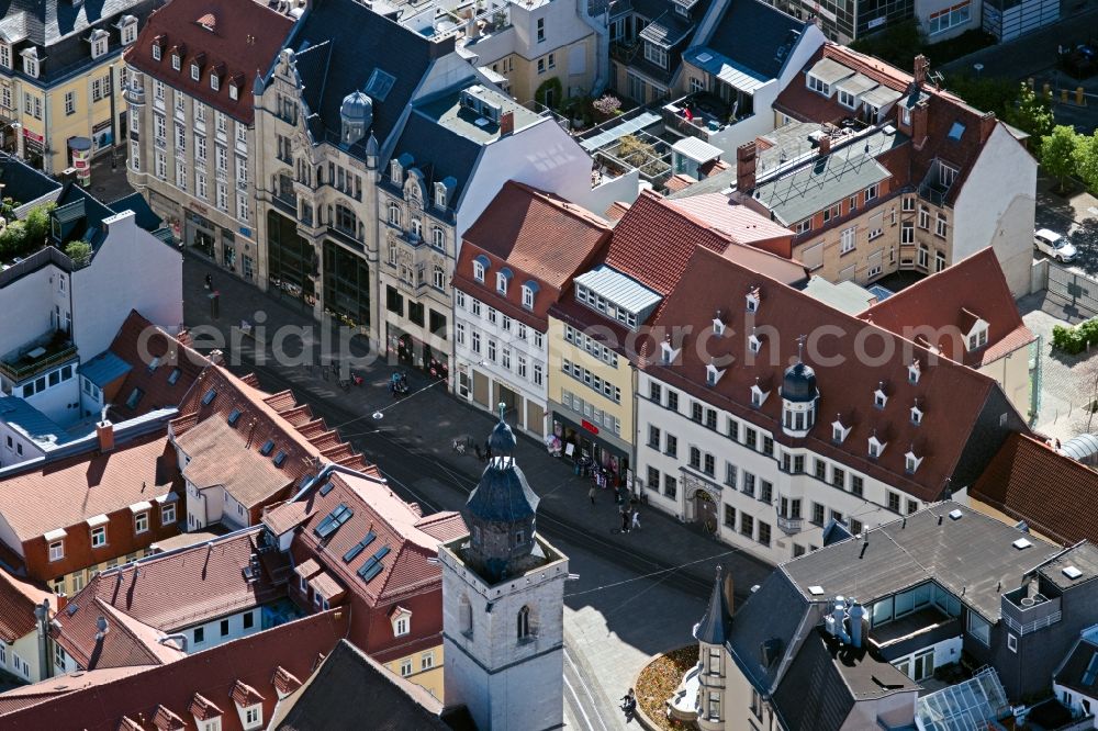 Aerial image Erfurt - Old Town area and city center at the anger in Erfurt in the state Thuringia. In the picture the old anger fountain and the catholic rectory st. crucis / st. wigbert