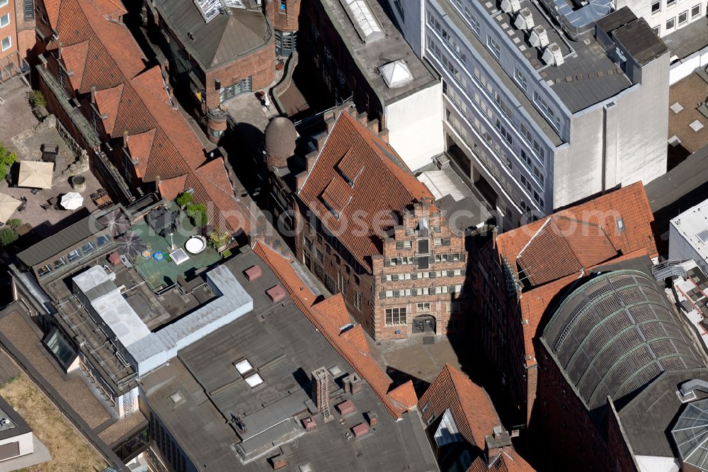 Aerial image Bremen - Old Town area and city center with historischen Gebaeuden in the Boettcherstrasse in the district Altstadt in Bremen, Germany