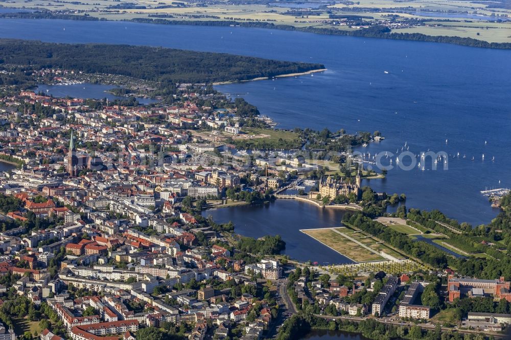 Aerial image Schwerin - Old Town area and city centre in Schwerin in the federal state Mecklenburg-West Pomerania