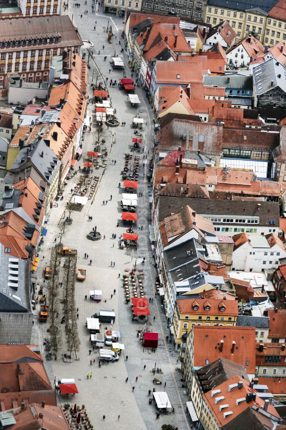 Bayreuth from the bird's eye view: Old Town area and city center on street Maximilianstrasse in Bayreuth in the state Bavaria, Germany