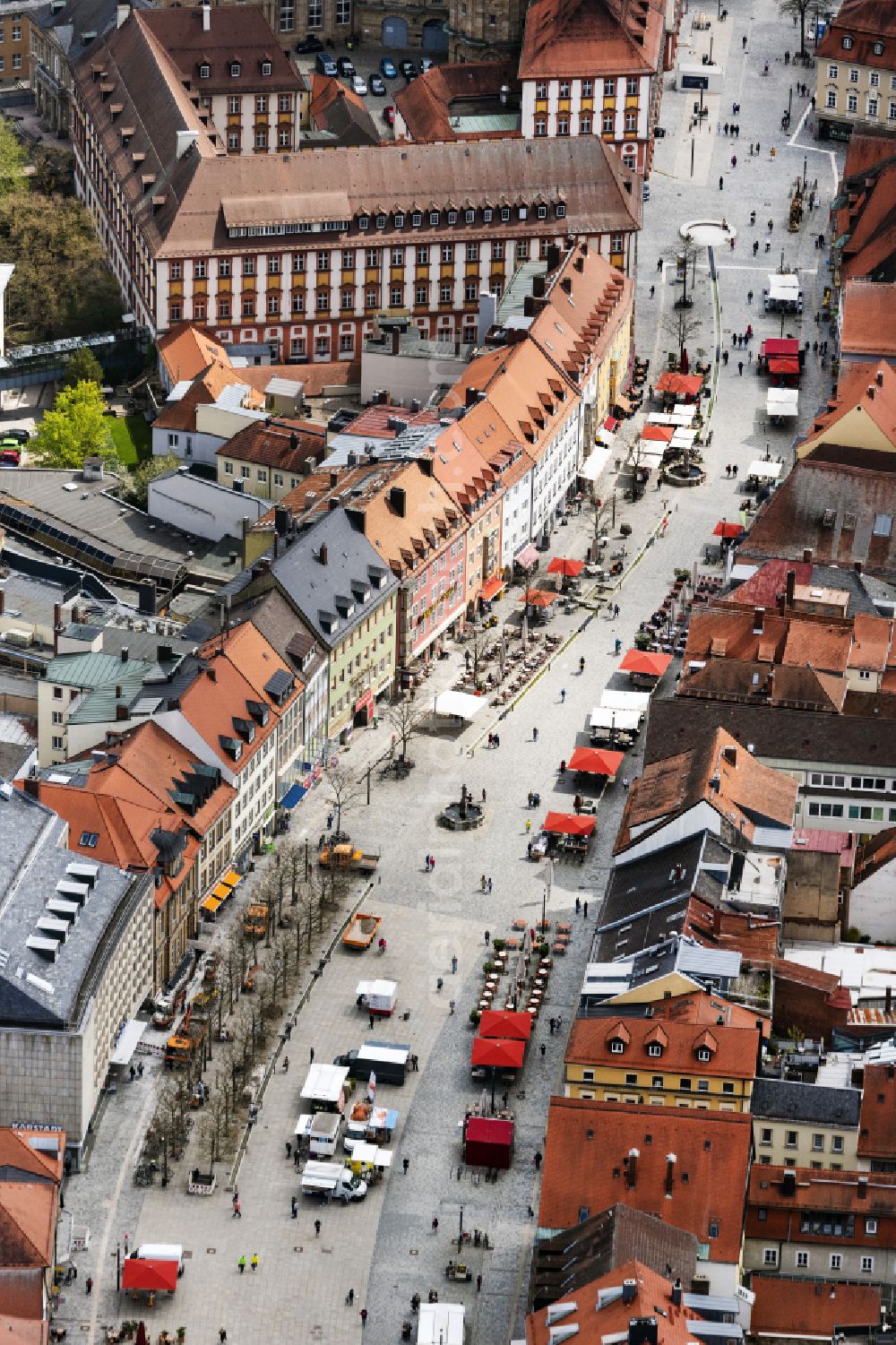 Aerial photograph Bayreuth - Old Town area and city center on street Maximilianstrasse in Bayreuth in the state Bavaria, Germany