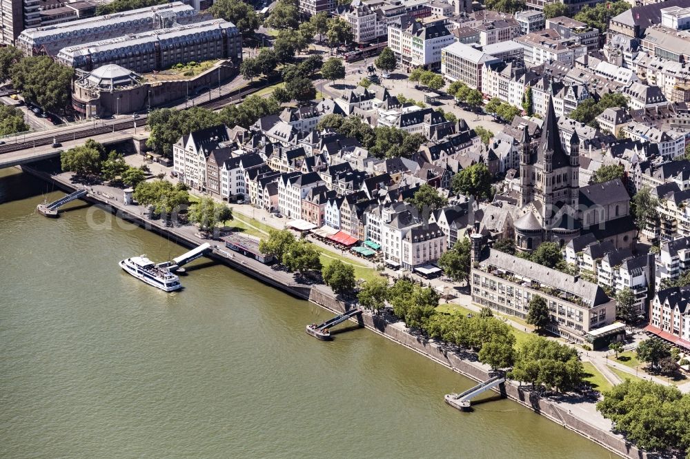 Aerial image Köln - Old Town area and city center with Blick auf die Kirche Gross St.Martin in Cologne in the state North Rhine-Westphalia, Germany