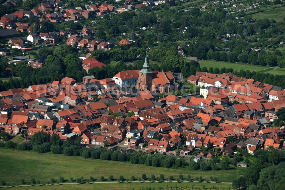 Aerial image Boizenburg/Elbe - Old Town area and city center in Boizenburg/Elbe in the state Mecklenburg - Western Pomerania