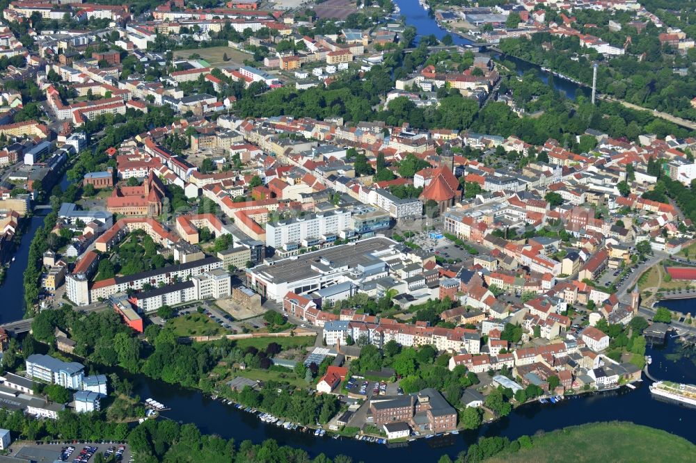 Aerial photograph Brandenburg an der Havel - Old Town area and city center in Brandenburg an der Havel in the state Brandenburg