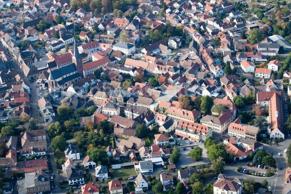 Aerial photograph Deidesheim - Old Town area and city center in Deidesheim in the state Rhineland-Palatinate