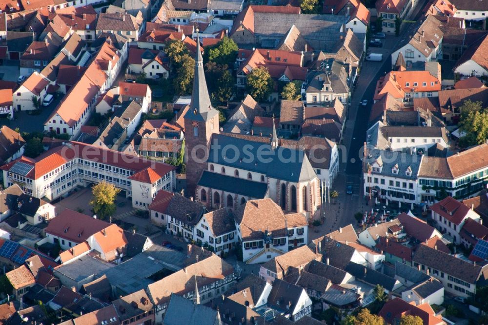 Aerial photograph Deidesheim - Old Town area and city center in Deidesheim in the state Rhineland-Palatinate