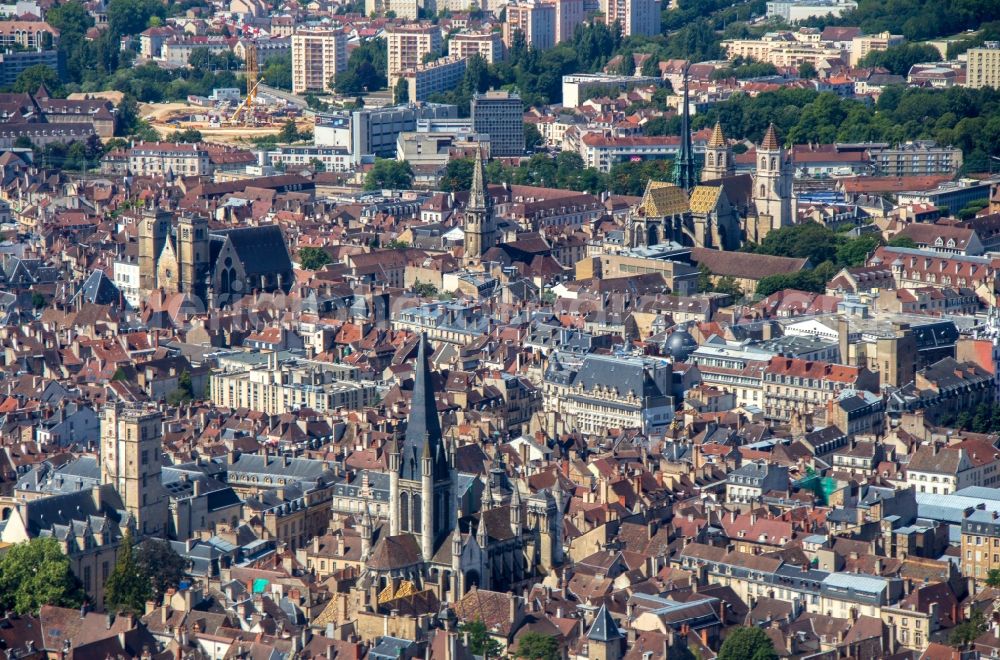 Aerial photograph Dijon - Old Town area and city center of Dijon in Bourgogne Franche-Comte, France