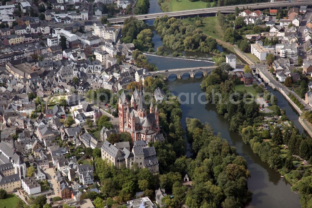 Aerial photograph Limburg an der Lahn - Old Town area and city center with the cathedral in Limburg an der Lahn in the state Hesse