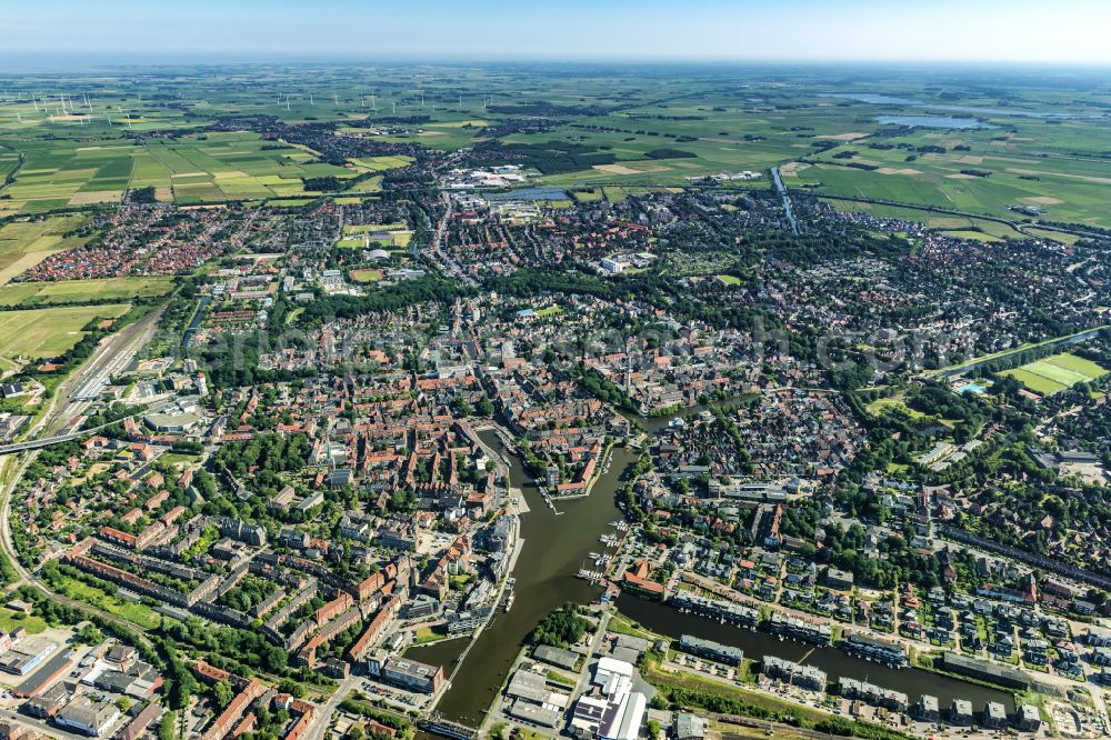 Aerial photograph Emden - Old Town area and city center in Emden in the state Lower Saxony, Germany