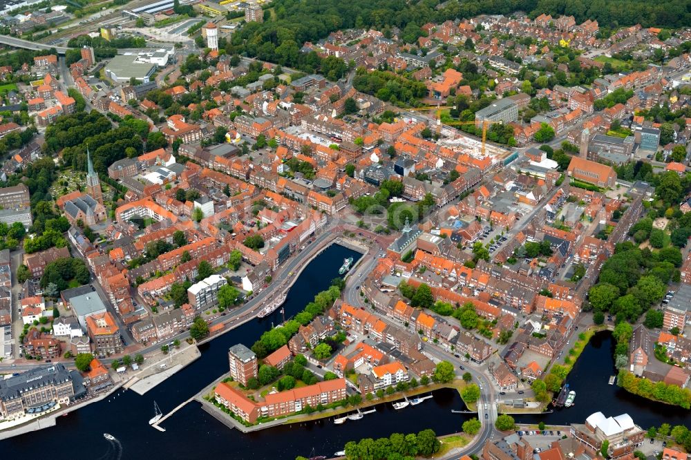 Aerial photograph Emden - Old Town area and city center in Emden in the state Lower Saxony, Germany