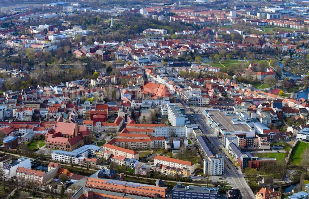 Aerial photograph Brandenburg an der Havel - Old Town area and city center along the Sankt-Annen-Strasse in Brandenburg an der Havel in the state Brandenburg, Germany