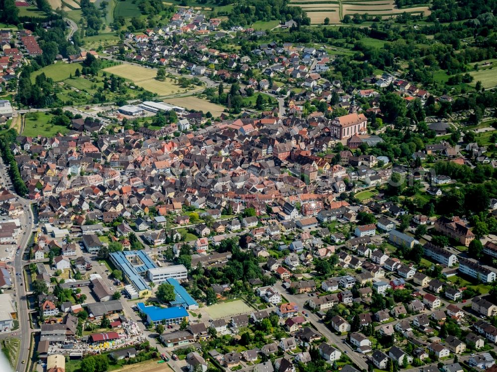 Aerial photograph Ettenheim - Old Town area and city center in Ettenheim in the state Baden-Wuerttemberg