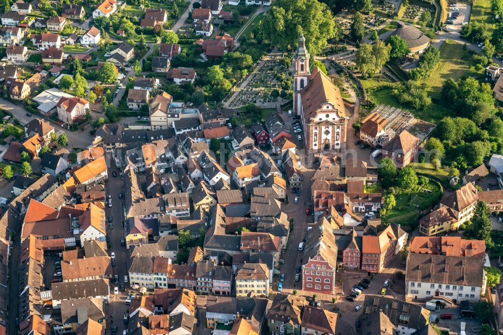 Aerial photograph Ettenheim - Old Town area and city center in Ettenheim in the state Baden-Wurttemberg, Germany