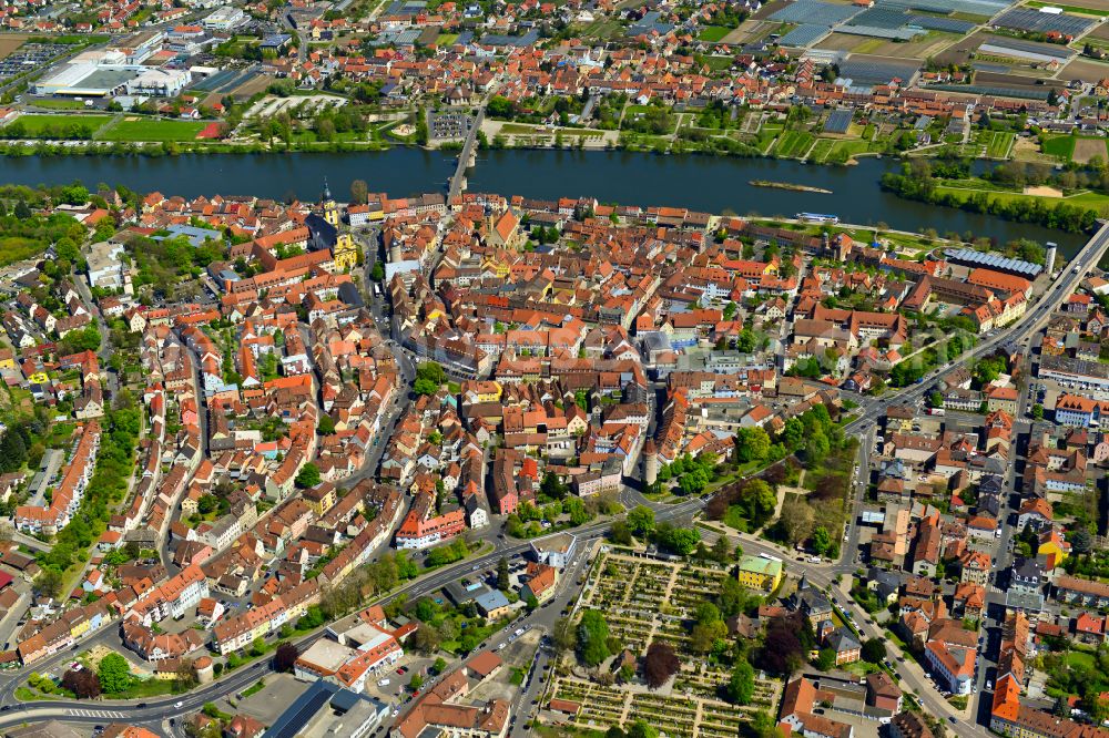 Aerial photograph Etwashausen - Old Town area and city center in Etwashausen in the state Bavaria, Germany