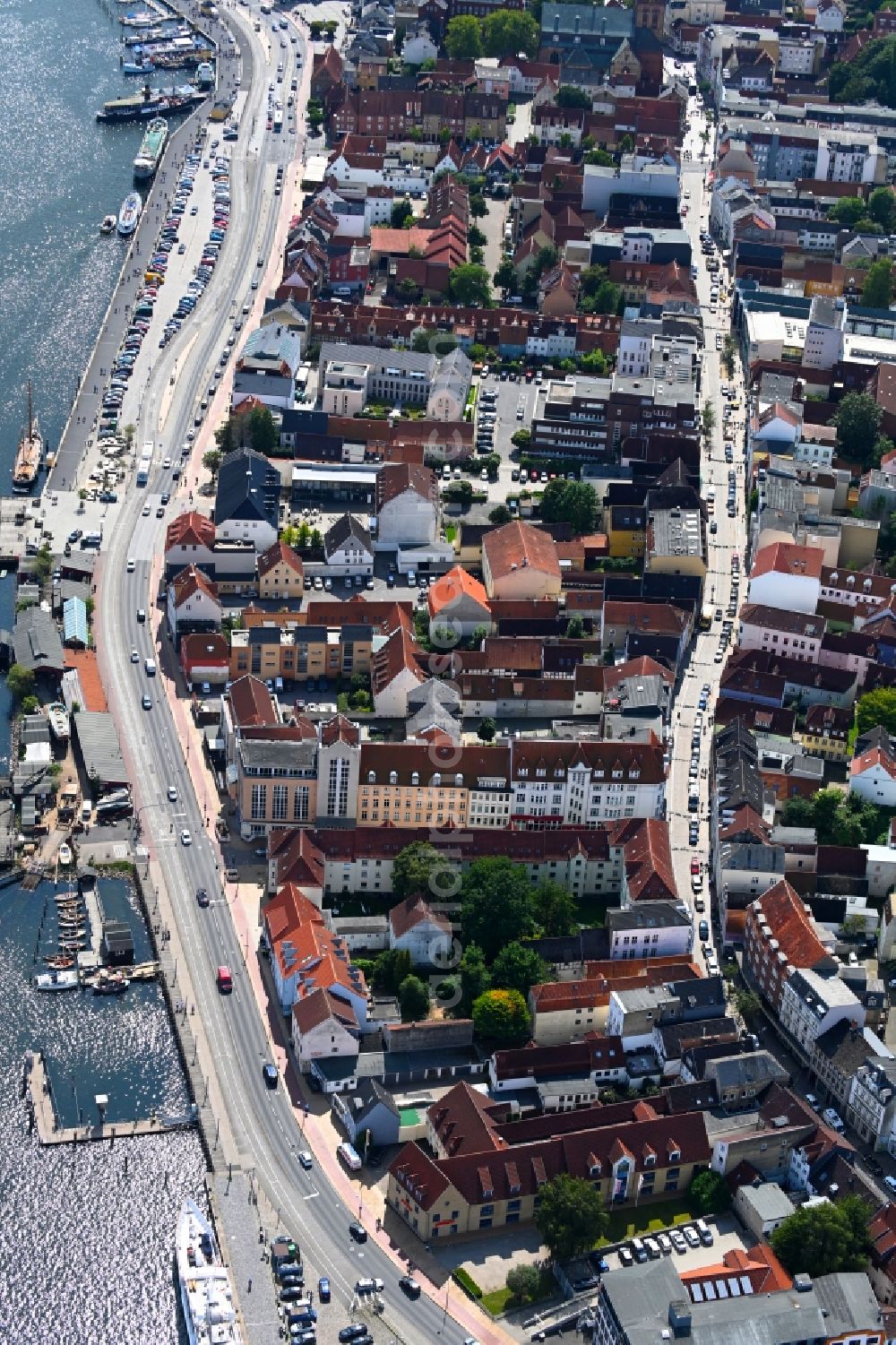 Aerial photograph Flensburg - Old Town area and city center on Schiffbruecke in the district Altstadt in Flensburg in the state Schleswig-Holstein, Germany