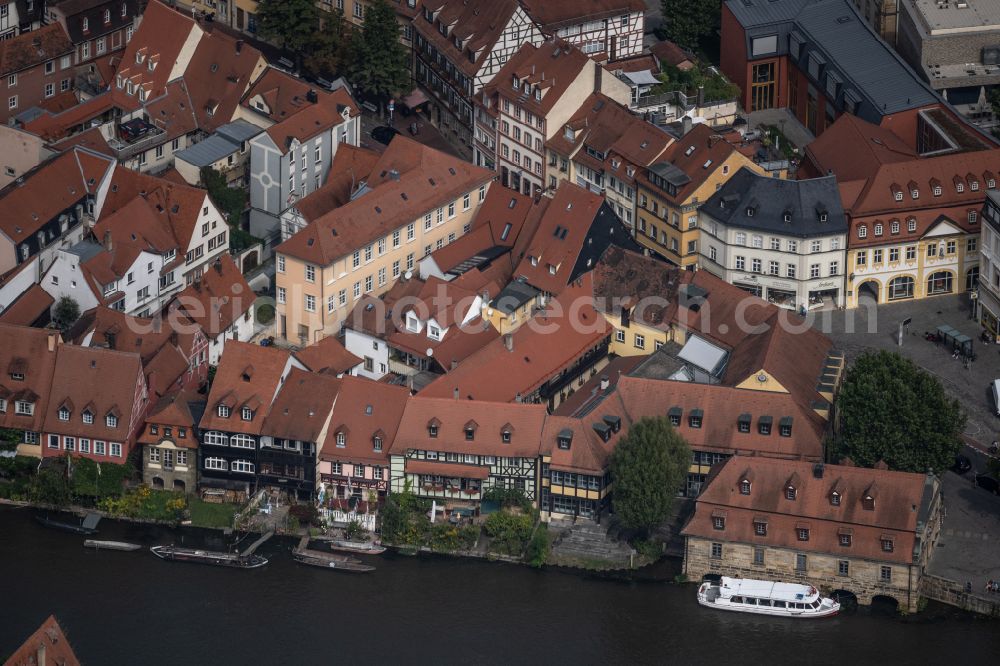 Aerial photograph Bamberg - Old Town area and city center on Flusslauf of Linker Regnitzarm in Bamberg in the state Bavaria, Germany