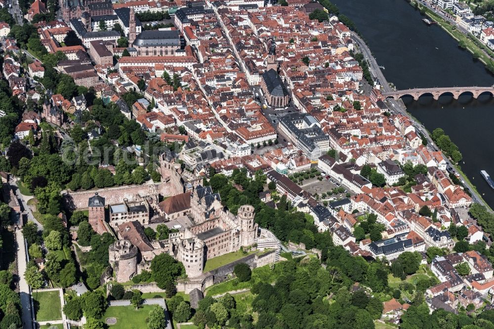 Heidelberg from the bird's eye view: Old Town area and city center on Flussufer of Neckar in Heidelberg in the state Baden-Wuerttemberg, Germany