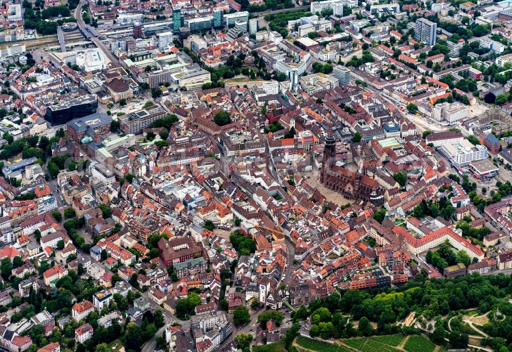 Freiburg im Breisgau from the bird's eye view: Old Town area and city center from Freiburg im Breisgau in the state Baden-Wuerttemberg, Germany