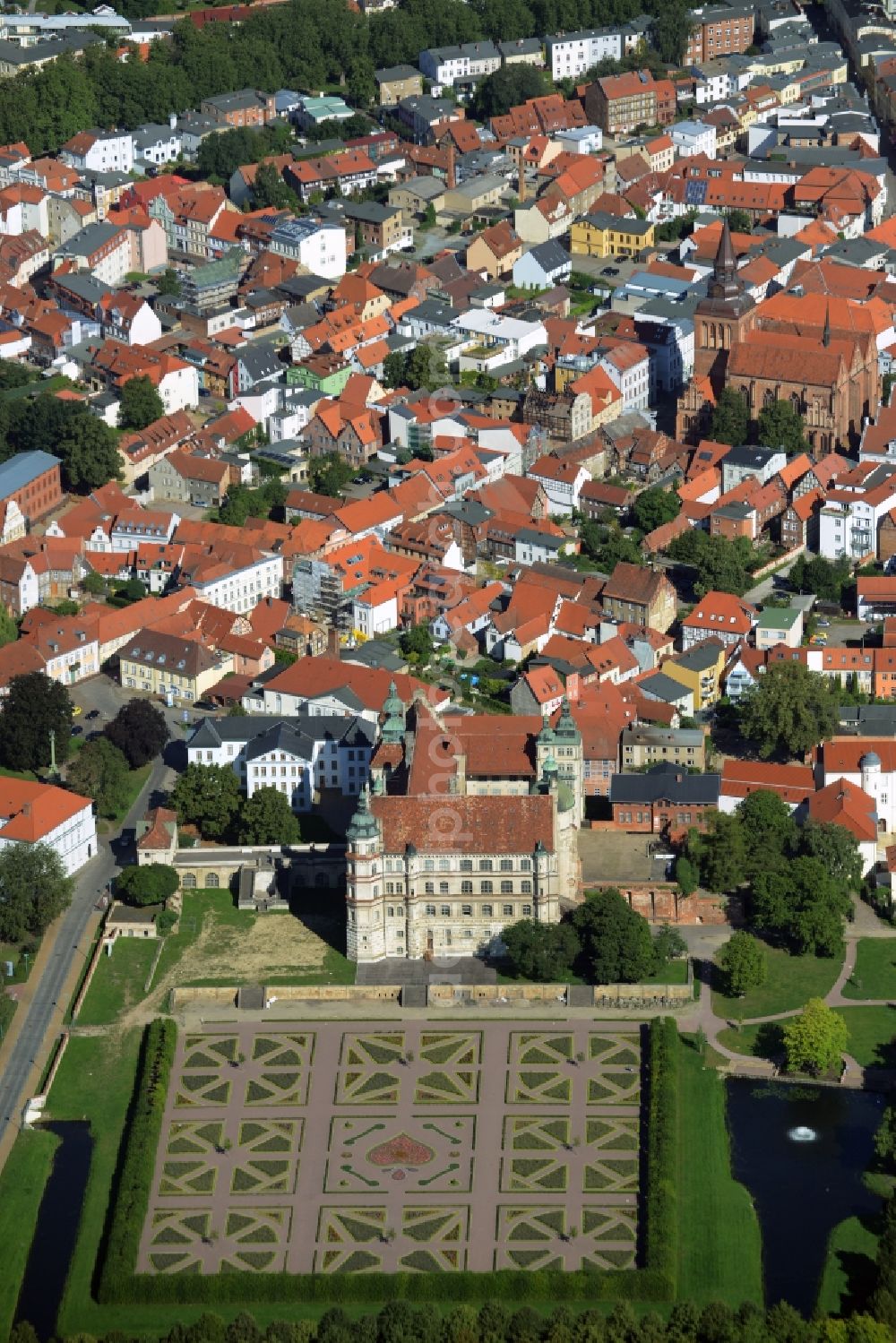 Güstrow from the bird's eye view: Old Town area and city center in Guestrow in the state Mecklenburg - Western Pomerania