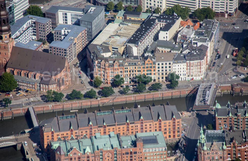 Hamburg from the bird's eye view: Old Town area and city center Hafenstadt in Hamburg, Germany