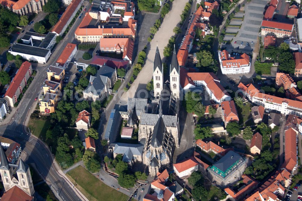 Halberstadt from the bird's eye view: Old Town area and city center on place Domplatz in Halberstadt in the state Saxony-Anhalt, Germany