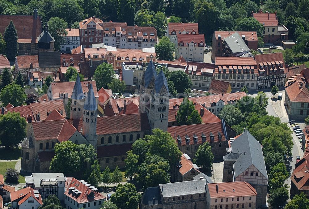 Aerial photograph Halberstadt - Old Town area and city center in Halberstadt in the state Saxony-Anhalt