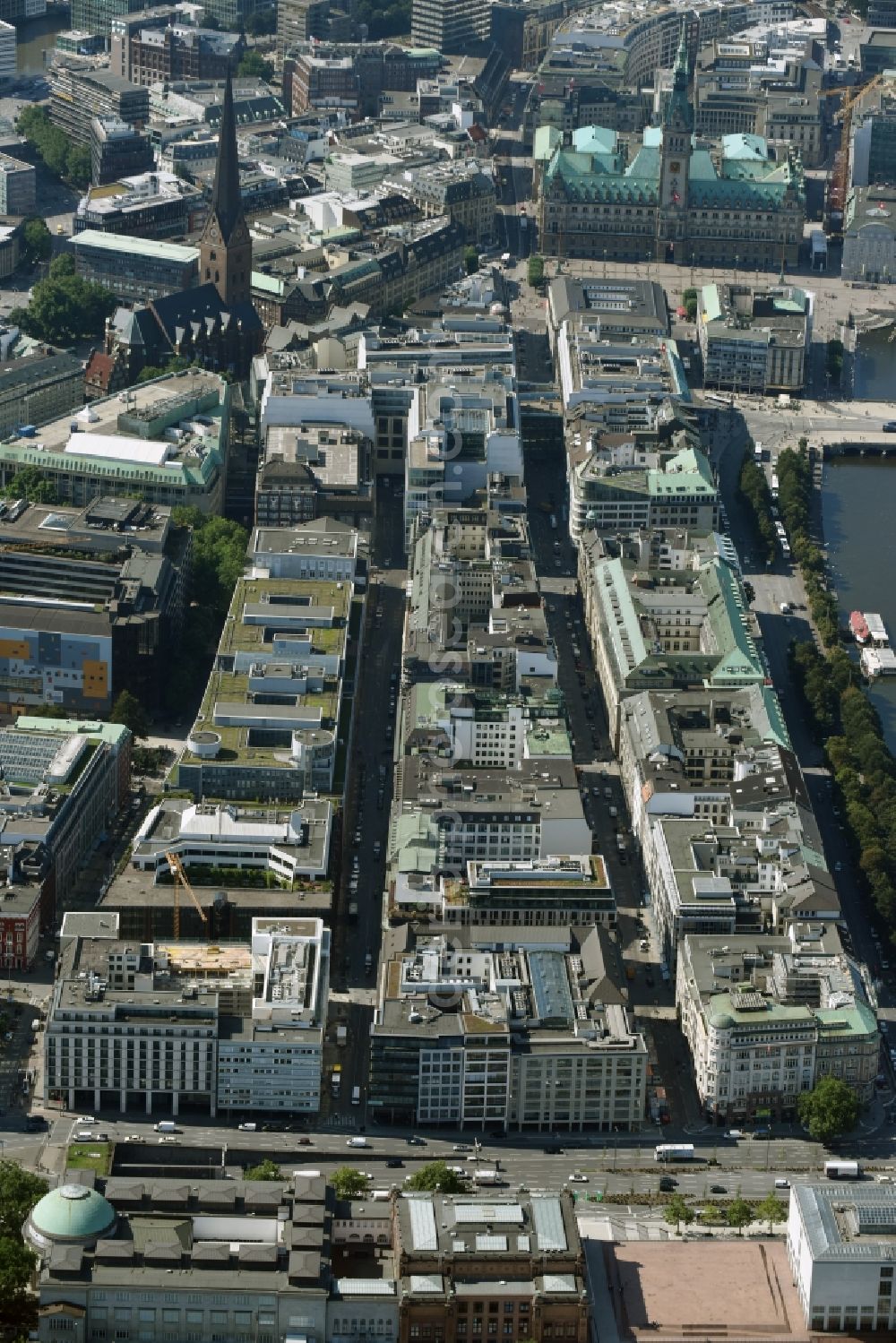 Hamburg from the bird's eye view: Old Town area and city center between Ballindamm and Rosenstreet in the district Hamburg-Altstadt in Hamburg