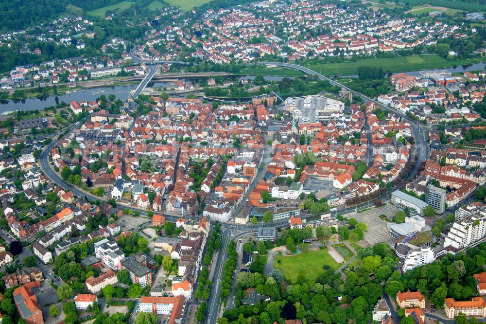 Aerial photograph Hameln - Old Town area and city center in Hameln in the state Lower Saxony, Germany