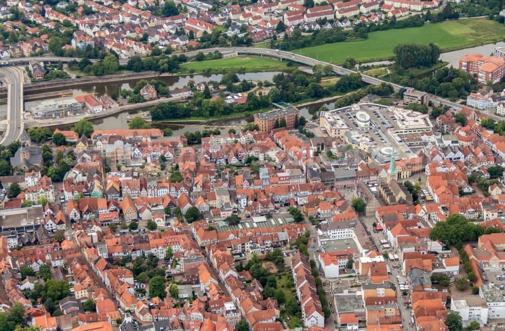 Aerial photograph Hameln - Old Town area and city center in Hameln in the state Lower Saxony, Germany