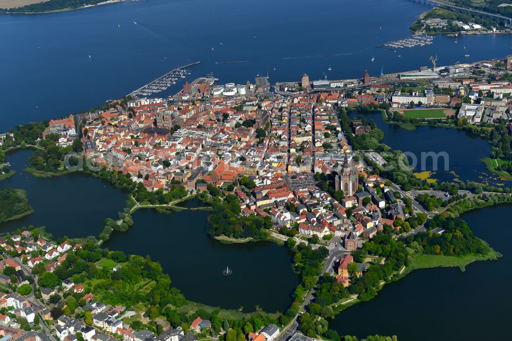 Stralsund from the bird's eye view: Old Town area and city center in Hansestadt Stralsund at the baltic coast in the state Mecklenburg - Western Pomerania, Germany