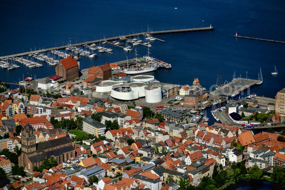 Aerial photograph Stralsund - Old Town area and city center in Hansestadt Stralsund at the baltic coast in the state Mecklenburg - Western Pomerania, Germany