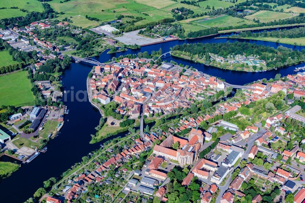 Havelberg from the bird's eye view: Old town area and inner city center Havelberg on the Elbe in the state Saxony-Anhalt, Germany