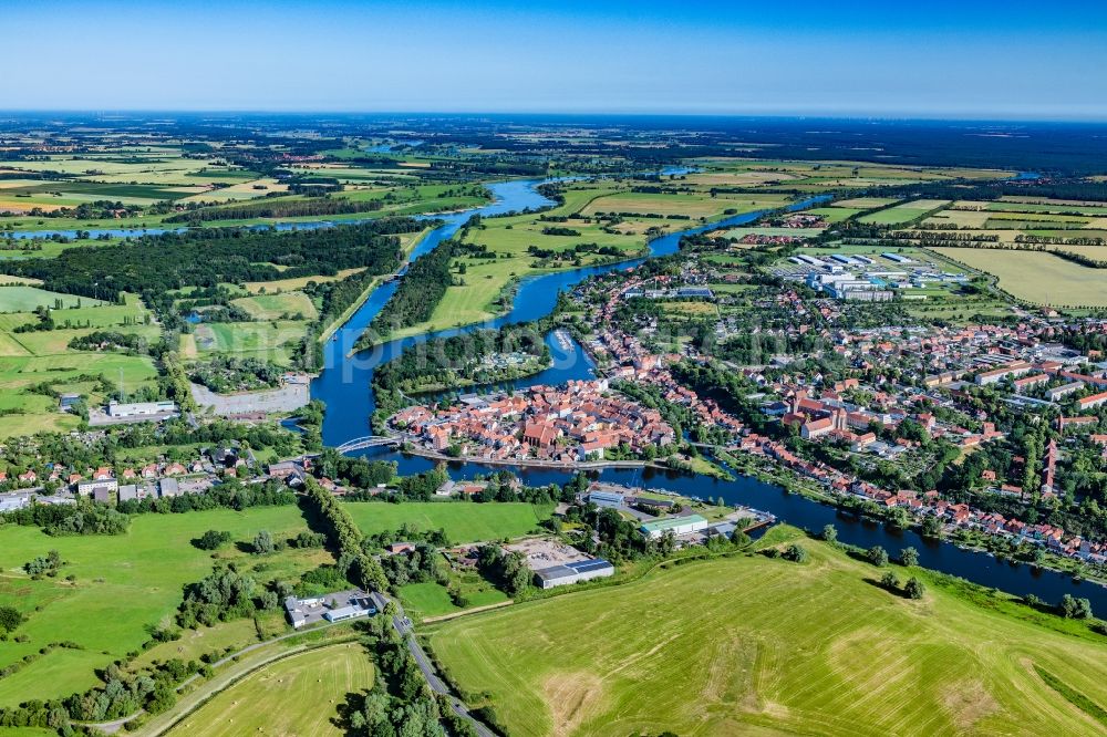 Havelberg from the bird's eye view: Old town area and inner city center Havelberg on the Elbe in the state Saxony-Anhalt, Germany