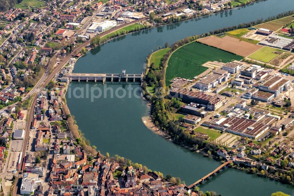 Bad Säckingen from the bird's eye view: Old Town area and city center Am Hochrhein in Bad Saeckingen in the state Baden-Wurttemberg, Germany